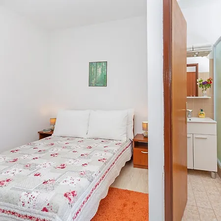 Elica Apartman *